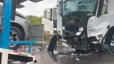Imagem da notícia Carreta e caminhão cegonha colidem na BR-262 em Água Clara